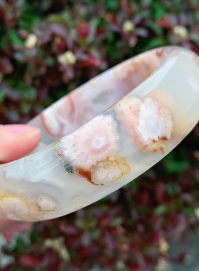 时尚风粉红色海洋玉髓玛瑙手镯