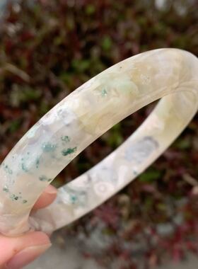 天然绿色百搭飘花玉髓玛瑙手镯