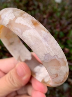 少女风黄色生日礼物飘花玉髓手镯