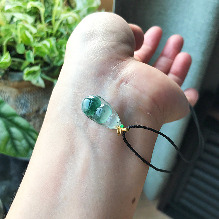 缅甸料 天然A货翡翠福豆子冰种深绿色起胶光小四季豆迷你吊坠证书,淘宝优惠券,粉丝福利购,淘宝优惠卷