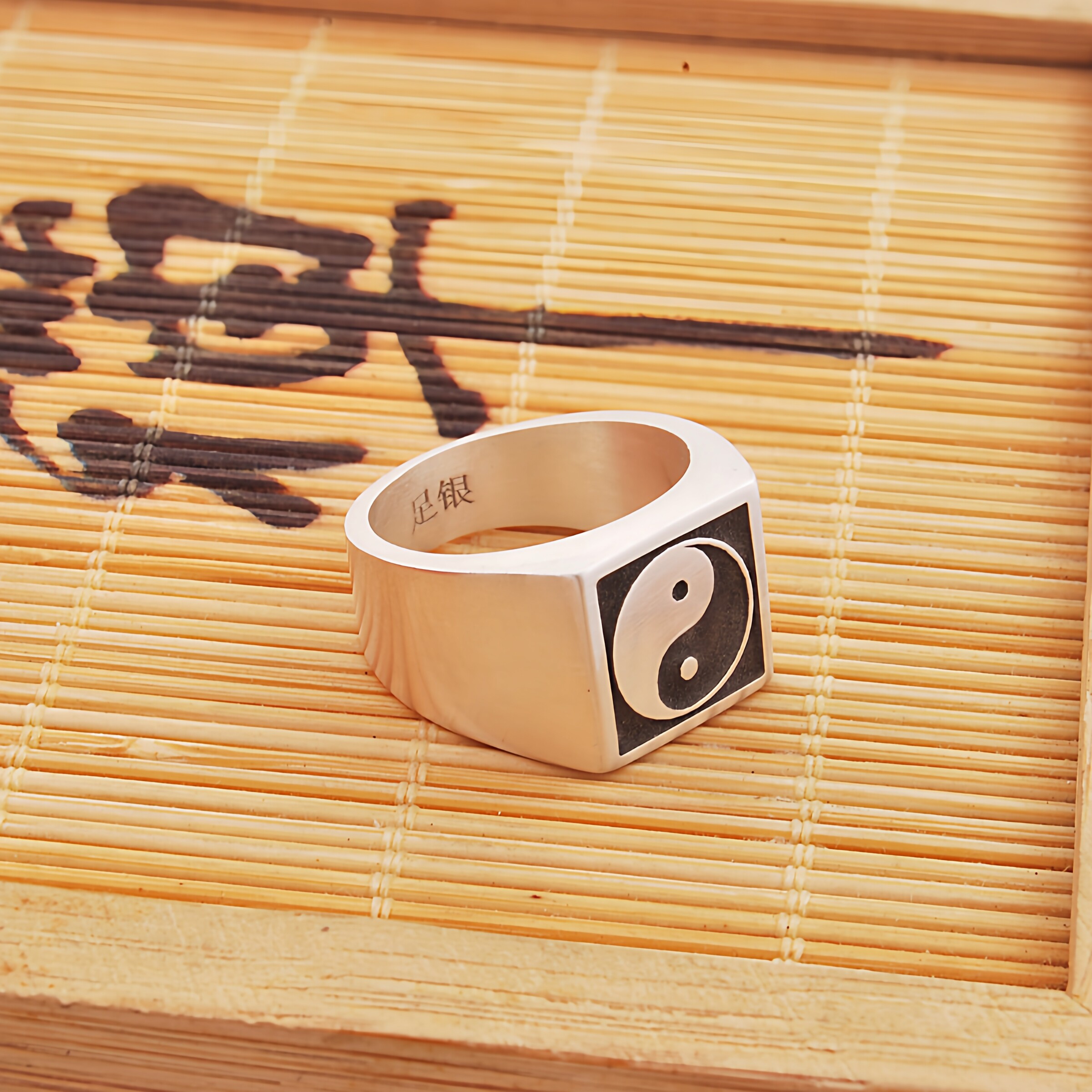 Personal seal ring QR code customization