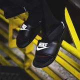 Nike, тапочки, нескользящие пляжные спортивные сандалии, мюли, коллекция весна 2022 года, для влюбленных