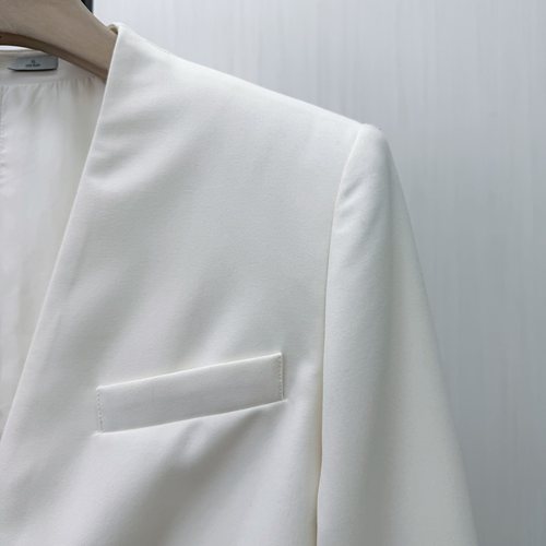 迪●2026春季新品 西装外套女气质通勤百搭高腰短款西服夹克0036 - 图1