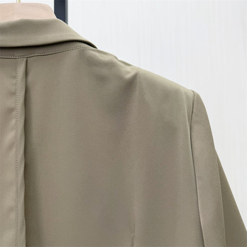 彩●2026春季新品 时尚短袖西装外套女宽松休闲通勤西服上衣321 - 图2