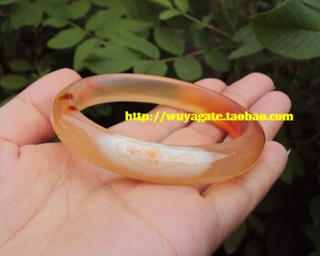 ສາຍແຂນ agate ສີແດງທໍາມະຊາດບໍລິສຸດ Brazilian ສໍາລັບແມ່ຍິງ, ກ້ອນໂປ່ງໃສ fluorescent ແບບຫນາ, ແບບຊົນເຜົ່າຫວານ, ເສັ້ນຜ່າກາງພາຍໃນ 56mm