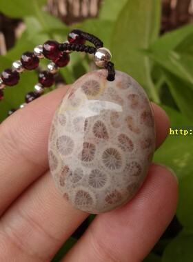 天然珊瑚玉化石满花吊坠甜美风女