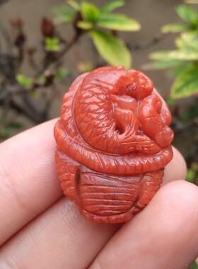 天然年年有余鱼挂件南红玛瑙女款