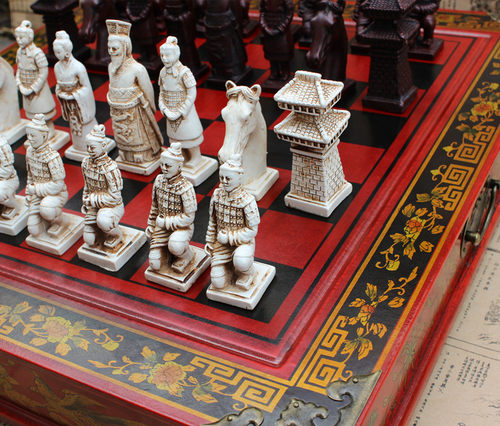 复古国际象棋兵马俑象棋立体人物象棋创意象棋木制棋盘圣诞节礼品 - 图1