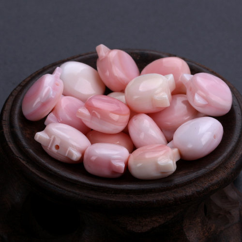 保真精品女王贝胭脂螺雕刻猫头背云雕件挂坠非粉压DIY手链配饰 - 图1