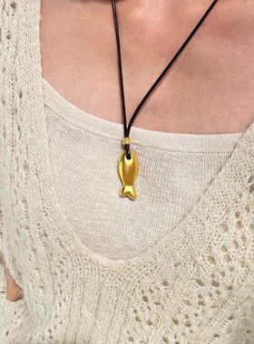 新年18K金新中式年年有鱼吊坠