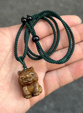 可爱绿檀木质生肖虎手机挂件