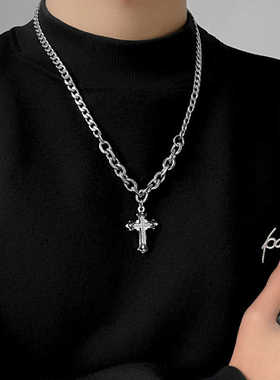 设计感轻奢高级十字架项链钛钢