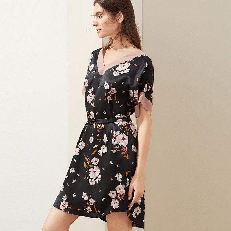 金三塔2020春夏新品印花v领睡裙 金三塔内衣睡裙