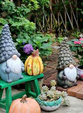 地精装饰品矮人精灵花园庭院户外丛林装饰霍比特人背景民宿照片