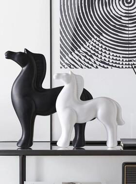 现代极简风轻奢黑白抽象马摆件书柜酒柜客厅样板房间家居软装饰品