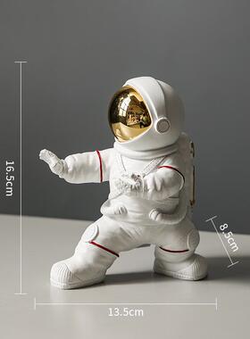 新款家居装饰品家里客厅酒柜房太空人宇航员摆软件小新办室书柜公