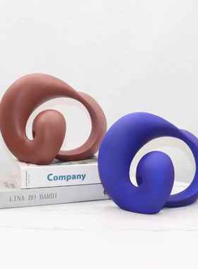 现代简约欧式创意螺旋弯曲摆件样板间会所售楼处书房客厅软装波浪