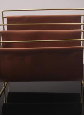 现代轻奢样板房文艺装饰品摆件铁艺皮革置物架书架杂志收纳架