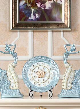 欧式舞女摆件2025新款轻奢高档酒柜客厅艺术品床头柜高级感装饰品