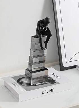 现代创意简约阶梯思考者人物摆件样板间玄关书房卧室家居软装饰品