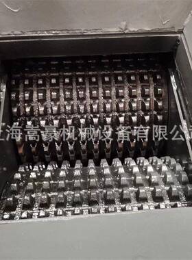 强力狼牙齿辊破碎机玻璃耐火砖混凝土预制件破碎机辊式碎石机