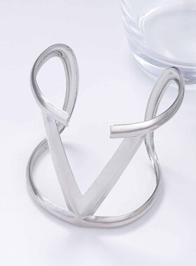 跨境欧美饰品轻奢金属线条字环形开口手镯休闲时髦复古冷淡风款