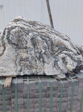 台天然雪泰山原石观赏石中大型石园林草坪景咨询客服观浪摆件石敢