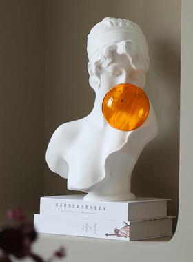 留连北欧橘色吹泡泡女孩玄关法式抽象雕塑客厅艺术装饰品潮玩摆件