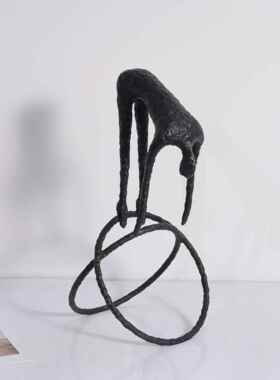 代极简金属柜铸铁黑色人物摆件柜设计师款书房开放电现视雕塑B062