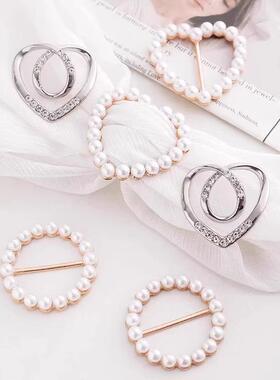 Corner Knot Heart-Shaped Pearl and Rhinestone Buckle Scarf C