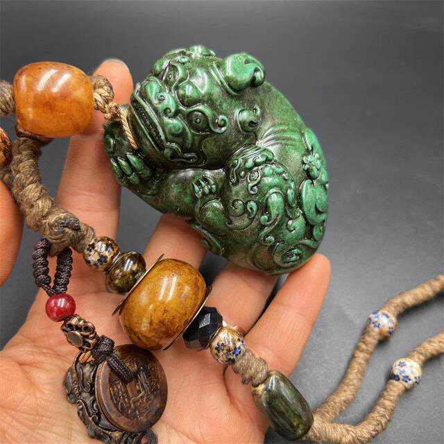 Antiques and miscellaneous antiques, patina, imitation turquoise, Pixiu handles, many wealth and treasures, mother-in-law, old objects, handicrafts