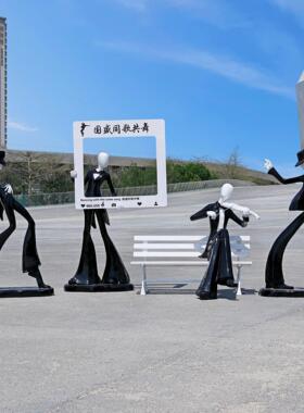 户外现代简约音乐人物运动人玻璃纤维雕塑公园广场网红装饰学校摆