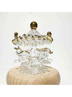 日式镂空描金手工玻璃摆件月亮城堡旋转木马手工镂空车载摆件礼物