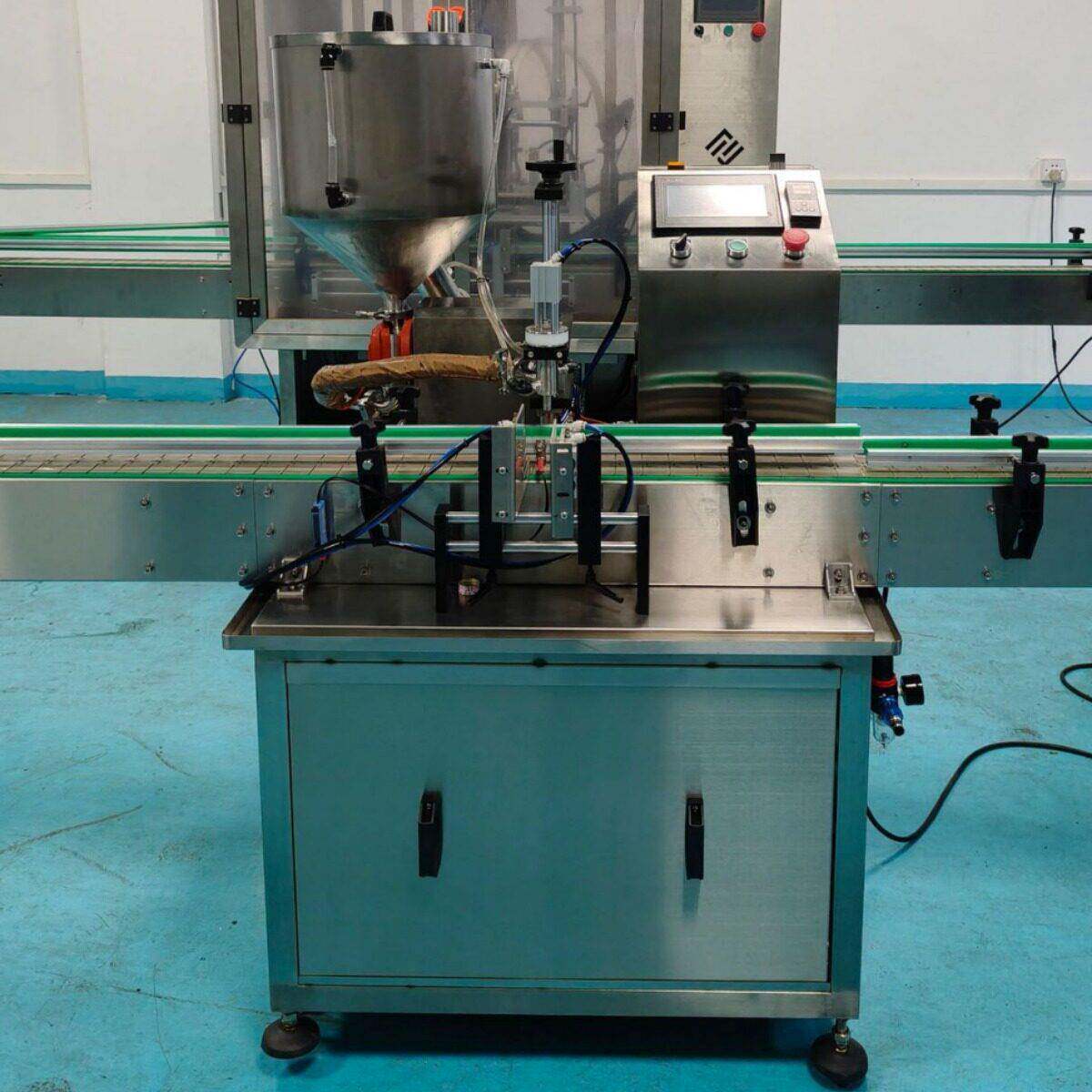 Fully automatic liquid filling machine cosmetics lotion cream filling machine servo gear pump filling machine equipment