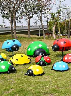 户外仿真七星瓢虫玻璃钢雕塑花园庭院幼儿园小区草坪装饰甲虫摆件