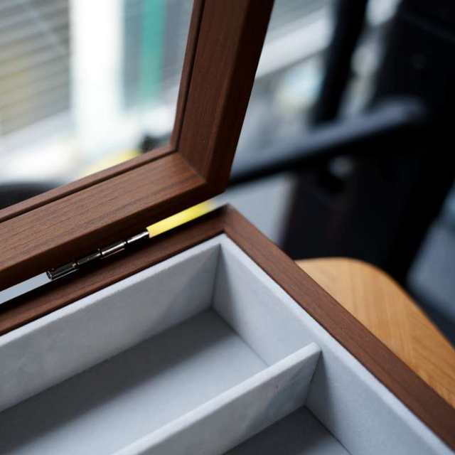 Glasses storage box Sunglasses sunglasses multi-grid display rack high-end wood grain dustproof portable eye display rack