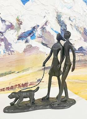 头工厂情侣和人狗铸铁物雕塑浪漫术爱情金属源艺装饰爱狗人士QL22