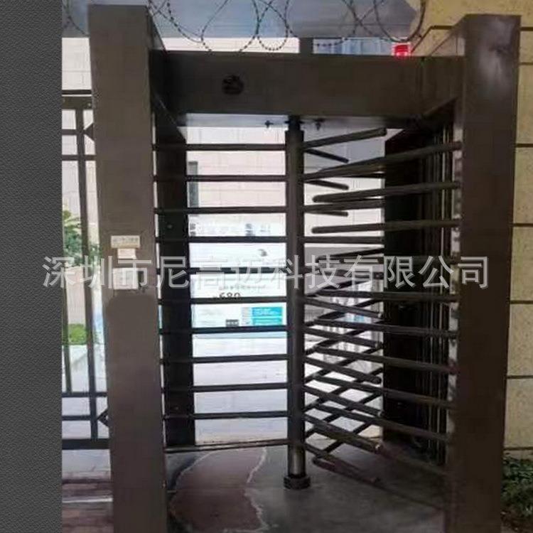 Full-height vertical rotating single-item mobile entrance and exit gate for community factory employees to swipe their cards and face for attendance cross-turn