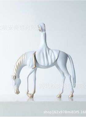 现代简约创意树脂人骑马摆件样板房家居桌面书架电视柜书架饰品