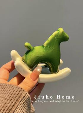 冰裂纹摇摇马摆件创意高颜值桌面玄关陶瓷装饰品家居工艺礼品摆饰