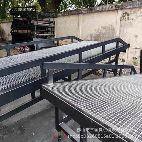 集装箱装车平台登车桥装车平台升降设备移动卸货平台登车桥 - 图2