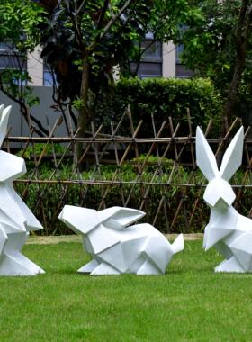 户外玻璃钢几何兔子雕塑园林景观抽象动物草坪装饰地产售楼处摆件