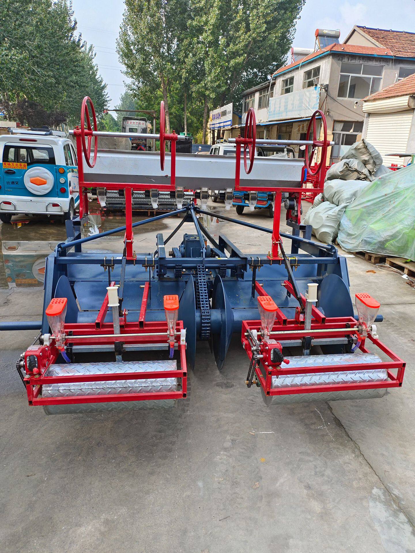 新型胡萝卜白萝卜油菜白菜起垄施肥蔬菜播种机