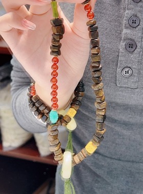 小众231011-0式沉驼香双圈流搭苏手串配红玛瑙和骨跑环随形沉香佛