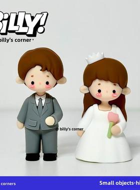 新娘和新郎女孩心桌面夫妇装饰品可爱的汽车婚礼卡通婚礼服装娃娃