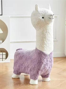新款滑饰轮装智能语音网红创意羊座椅凳子动物客厅摆件乔迁新驼居
