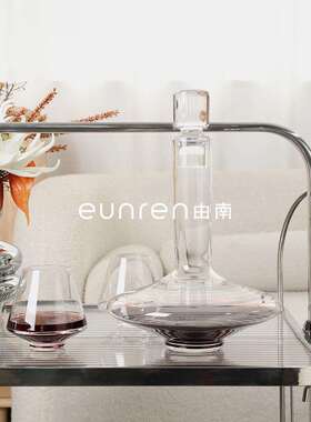 现代轻奢酒店玻璃醒酒器冷水壶摆件客厅玄关茶几样板间家居装饰品