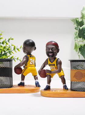 创意NBA篮球球星周边树脂摆件科比詹姆斯笔筒桌面笔插送学生礼品