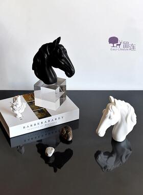 现代轻奢白色黑色马头水晶底座摆件书立艺术品雕塑电视柜子装饰品