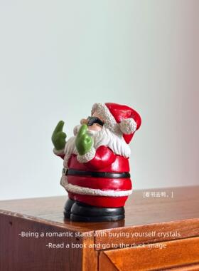 竖中指圣诞老人 纯手工彩绘创意可爱万圣圣诞节迷你桌面摆件礼物